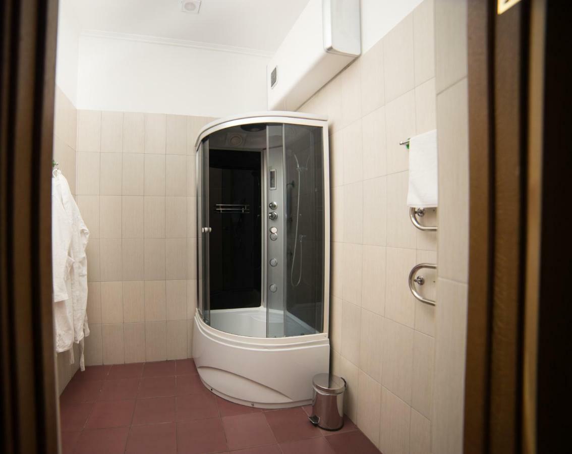 Alex Hotel Odessa Extérieur photo
